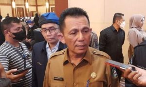 Gubernur Kepri Ansar Ahmad Usai mengikuti RUPS Prersiroda PT.Pelabuhan Kepri di Dompak