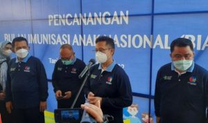 Menkes Budi Gunadi Sadikin dan Gubernur Ansar saat konferensi pers di Gedung Daerah, Tanjungpinang