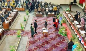 Paripurna dan Pengambilan Sumpah pergantiaan Unsur Pimpinan wakil ketua I DPRD Kepri dari Hj.Dewi Kumala Sari Ansar kepada Rizky Faisal di DPRD Kepri