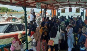 Penumpang-Kapal-Arus-Balik-mudik-Lebaran-Membludak-di-Pelabuhan-SBP-Tanjungpinang-KSOP-Enggan-Beri-Tanggapan