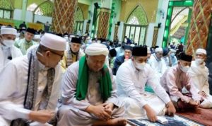 Plt Bupati Bintan Sholat IED di Masjid Raya Nurul Iman Kijang