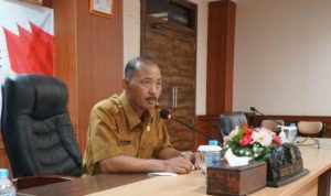 Sekdaprov Kepri, Adi Prihantara, memimpin rapat OPD usia cuti lebaran di kantor Gubernur Kepri, Pulau Dompak. (Foto : Humas Pemprov Kepri)