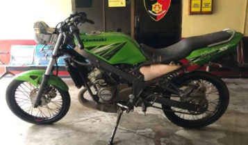 Barang Bukti Motor Kawasaki Ninja yang dicuri dua Pelaku Resedivis ry dan Mr yang di tangkap Polisi di Tanjung Uban (Foto:Hasura).