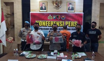 Kasus Pembunuhan TKA di PT.BAI Polres Bintan Tahan TKA Junfeng Wan Kasus Pembunuhan TKA di PT.BAI Polres Bintan Tahan TKA Junfeng Wan