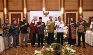Komisi Pemilihan Umum (KPU-RI) menggelar Rapat Kerja KPU RI dan Forum Koordinasi Pimpinan Daerah Provinsi Kepri di Aula Wan Seri Beni, Dompak, Rabu (22/6/2022) (Foto:Humas-Kepri).