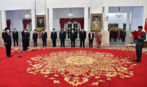 Presiden Jokowi melantik menteri dan wamen sisa masa jabatan periode tahun 2019-2024, di Istana Negara, Jakarta, Rabu (15-06-2022).(Foto Humas Setkab-Rahmat)
