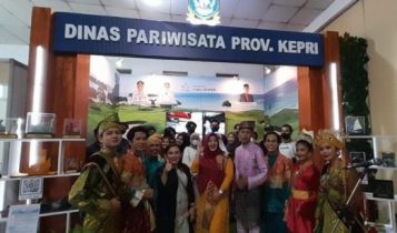 Stand Pameran Dispar Kepri, yang menampilkan Destinasi Wisata Kepri di Harmoni Expo Pesparawi Nasional XIII di JEC Yogyakarta. (Foto:Dispar Kepri)