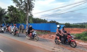 Warga Protes Penimbunan Bakau di Km 8 Jalan Raja Haji Fisabilillah Tanjungpinang