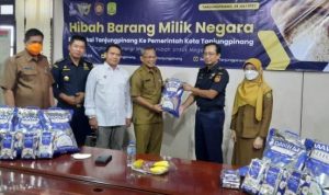 BC Tanjungpinang Hibahkan 880 Kg Beras Merk Daawat Hasil Tegahan ke Pemko Tanjungpinang
