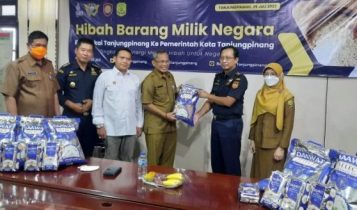 BC Tanjungpinang Hibahkan 880 Kg Beras Merk Dawaat Hasil Tegahan ke Pemko Tanjungpinang BC Tanjungpinang Hibahkan 880 Kg Beras Merk Daawat Hasil Tegahan ke Pemko Tanjungpinang
