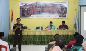 Kepala Cabang Kejaksaan Natuna di Tarempa Roy Huffington Harahap jadi Narasumber memberi Pemahaman Keadilan Restorative (RJ) pada Masyarakat Desa Tarmpa