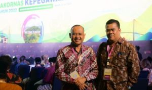 Pj.Sekda Bintan Rony Kartika dan Kepala BKPSDM) Bintan, Edi Yusri saat mengikuti Rakor Kepegawaian di Batam (Foto:Hasura)