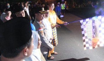 Plt Bupati Bintan Roby Kurniawan melepas peserta pawai takbir keliling Idul Adha 1443 Hijiriah H di Lapangan Relief Antam Kijang Kecamatan Bintan Timur Sabtu 9 7 2022 malam. Plt Bupati Bintan Roby Kurniawan melepas peserta pawai takbir keliling Idul Adha 1443 Hijiriah (H) di Lapangan Relief Antam, Kijang, Kecamatan Bintan Timur, Sabtu (9-7-2022) malam.