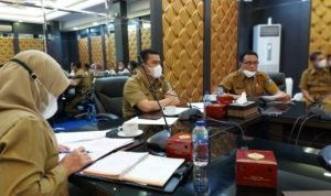 Plt.Sekda Bintan To y Kartika saat memimpin Rapat Kordinasi persiapan Popda Kepri ke VIII di Kabupaten Bintan.