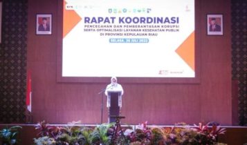 Sejumlah Kepala dinas Kabupaten/kota, Kepala Dinas Provinsi di Direktur RSUD, menandatangani 5 komitmen bersama pemberian layanan kesehatan terbaik pada Masyarakat Kepri.