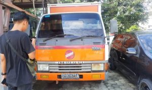 Mobil Boks Sosro BP 8087 TA diamankan di Mapolresta Tanjungpinang (Foto: Roland)