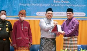 Pj.Sekda Bintan Ronny Kartika saat membuka rapat koordinasi dan sosialisasi kegiatan Rapat Koordinasi (Rakor) Registrasi Sosial Ekonomi (Regsosek) 2022 di Hotel CK Tanjungpinang (Foto: Hasura)