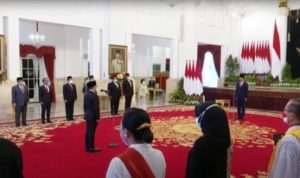 Presiden Jokowi melantik Abdullah Azwar Anas menjadi Menteri PANRB, Rabu (07/09/2022), di Istana Negara, Jakarta. (Sumber: Tangkapan Layar)