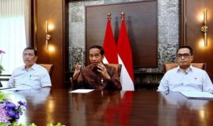 Presiden Jokowi, Menko Marves Luhut Binsar Pandjaitan, dan Menhub Budi Karya Sumadi (Foto: BPMI Setpres)