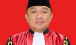 Hakim Kasus Pabean Penyeludup Mikol, Ketua PN Karimun Medi Rapi Batara Randa vonis Rampas Ribuan Botol Miras Seludupan KM.Rizki Baru