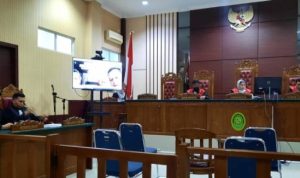 : Sidang Putusan Sela, Hakim PN Tanjungpinang tolak eksepsi keberatan Kadis Perkim Bintan dan dua terdakwa korupsi TPA Bintan (Foto: Roland)