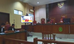 Didakwa pasal berlapis atas dugaan korupsi Rp2,4 M pengadaan lahan Tempat Pembuangan Akhir (TPA) Sampah di Bintan, terdakwa Heri Wahyu dan Ari Safriansyah, menyatakan keberatan di PN Tanjungpinang, Rabu (5/9/2022)