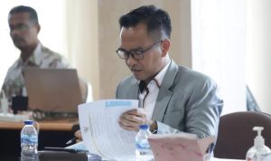 Ketua Komisi II Wahyu Wahyudin minta Gubernur bentuk Tim Investasi Daerah (Foto: Humas-DPRD Kepri).