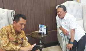 Gubernur Kepri Ansar Ahmad saat melakukan pertemuan dengan Menteri KKP Sakti Wahyu Trenggono membahas Implementasi Program Ekonomi Biru di Kepri (Foto humas-Presmed)