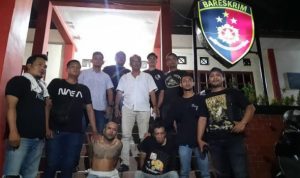 Tim Jatanras Satreskrim Polresta Tanjungpinang bersama Unit Reskrim di Jajaran Polsek saat membawa kedua Pelaku pencurian ke Mapolresta Tanjungpinang. (Foto: Roland)
