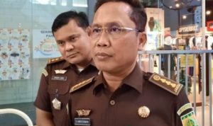 Asisten Intelijen (Asintel) Kejati Kepri Lambok Sidabutar didampingi Kasipenkum Kejati Kepri Nixon Andreas Lubis menyebut segera mengumkan nama Tersangka Korupsi Proyek Jembatan BP.Batam di Bintan