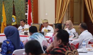 Gubernur Provinsi Kepri Ansar Ahmad mengumpulkan Bupati, Walikota dan Forkopimda, bahas keamanan dan kondisi harga pangan menjelang Natal dan Tahun Baru (Nataru) di Kepri pada Rapat Koordinasi di Gedung Daerah, Tanjungpinang, Kamis (22/12/2022).