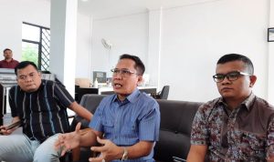 Asisten Intelijen Kejati Kepri Lambok Sidabutar di Kejati Kepri (Foto: Roland)