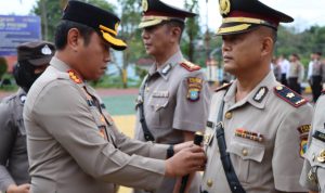Kapolresta Tanjungpinang Kombes Heribertus Ompusunggu memimpin Sertijab lima pejabat utama dan Kasat di Mapolresta Tanjungpinang, Senin (19/12.2022). (Foto: Roland)