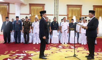 Gubernur H.Ansar Ahmad mengukuhkan Mardiyanto Arif Rakhmadi sebagai Kepala BPKPProvinsi Kepri di Gedung Daerah Tanjungpinang Senin 09 01 2023. Gubernur H.Ansar Ahmad mengukuhkan Mardiyanto Arif Rakhmadi, sebagai Kepala BPKPProvinsi Kepri di Gedung Daerah Tanjungpinang, Senin (09/01/2023).