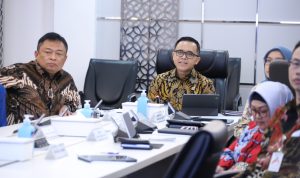 Menteri Pendayagunaan Aparatur Negara dan Reformasi Birokrasi (Menpan-RB) Abdullah Azwar Anas menghadiri acara audiensi dengan PT Telkom, di Kantor Kementerian PANRB, Kamis (19/01/2023). (Foto: Humas Kemenpan-RB)