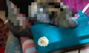Djohan (75) ditemukan tewas karena sakit di dalam kamar rumah kontrakan (Foto: Presmedia.id)