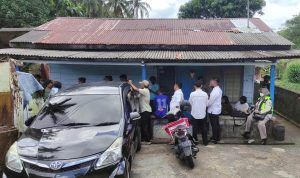 Pengadilan Negeri (PN) Tanjungpinang, batal melakukan eksekusi satu unit rumah karena pemiliknya mau merayakan Imlek di rumah sengketa yang ditempati di Jalan Wonosari Nomor 8 KM 7 Kota Tanjungpinang, Rabu (18/1/2023). (Foto:Roland)