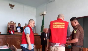 Disidang di PN karena Beli Sabu dari Bandar Asip dan Yanto Didakwa Berlapis Sementara Bandarnya ditetapkan sebagai DPO Disidang di PN karena Beli Sabu dari Bandar, Asip dan Yanto Didakwa Berlapis, Sementara Bandarnya ditetapkan sebagai DPO