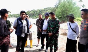Sikapi isu penjualan pulau ke Negara lain di Bintan, Bupati dan TNI-Polri serta BPN-ATR Bintan melakukan pengecekan kondisi Pulau Poto di Bintan. (Foto:Hasura/Presmedia)