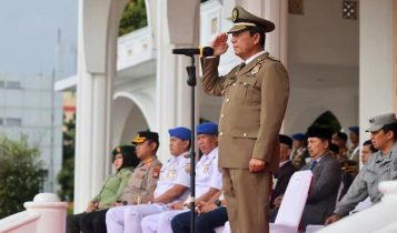 Gubernur Kepri Ansar Ahmad menjadi Inspektur Upacara Peringatan HUT Ke 73 Satpol PP dan HUT Ke 61 Satlinmas serta HUT Ke 104 Gubernur Kepri Ansar Ahmad, menjadi Inspektur Upacara Peringatan HUT Ke-73 Satpol PP dan HUT Ke- 61 Satlinmas serta HUT Ke-104 Pemadam Kebakaran dan Penyelamatan (Damkar) Tingkat Provinsi Kepri di Gedung Daerah, Tanjungpinang, Jumat (10/03/2023).