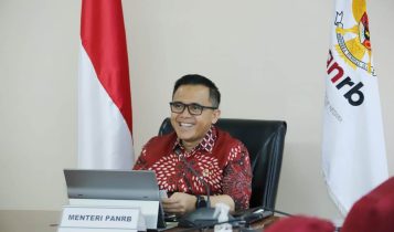 Menteri PANRB Abdullah Azwar Anas saat memberikan pernyataan pers bersama secara daring, Rabu (29/3/2023). (Foto:Humas MenpanRB)