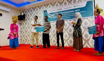 66 Nelayan Bintan Dapat BPJS Ketenagakerjaan dari Bintan Resort. Foto Hasura 66 Nelayan Bintan Dapat BPJS Ketenagakerjaan dari Bintan Resort. (Foto: Hasura)