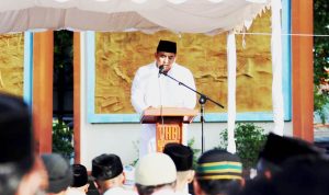 Bupati Bintan Roby Kurniawan saat menjadi Khatib di Sholat Idul Fitri 1444 H Bintan, Sampaikan Pesan Birrul Walidain. (foto: Hasura )