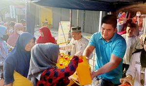 DKUPP Bintan Jual 4.000 Paket Sembako Murah. (Foto: Hasura)