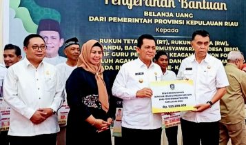 Gubernur Kepri Ansar Ahmad berkunjung ke Natuna. Foto Diskominfo Gubernur Kepri Ansar Ahmad berkunjung ke Natuna. (Foto: Diskominfo)