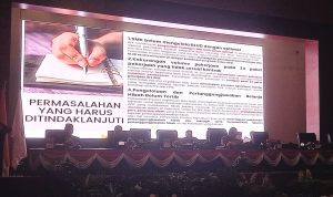 Â Tangkapan layar Permasalahan yang harus ditindaklanjuti pemerintah Provinsi Kepri pada sidang Paripurna DPRD Kepri dengan agenda penyampaian Laporan Hasil Pemeriksaan BPK, atas LKPD-APBD 2022 provinsi Kepri di Aula kantor gubernur Kepri Jumat (14/4/2023). (Foto:Presmedia)