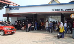 Pelabuhan SBP Tanjungpinang mulai ramai PemudikÂ  pada Jumat (14/4/2023). (Foto: Roland)