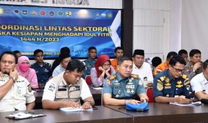 Polres Lingga bersama Forkopimda mengikuti kegiatan Rapat Koordinasi Lintas Sektoral yang diselenggarakan di Polda Kepri secara virtual memalui Zoom Meeting, Kamis (13/4/2023) pagi.