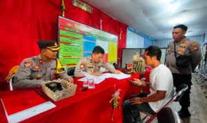 Sunaryo warga Tanjungpinang laporkan tunangannya korban kecelakaan kapal ke Posko Informasi SBP