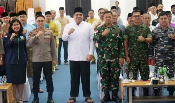 Bupati Bintan Roby saat memimpin rapat koordinasi antisipasi Karhutla. Foto Hasura Bupati Bintan Roby saat memimpin rapat koordinasi antisipasi Karhutla. (Foto: Hasura)